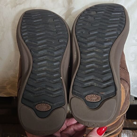 UGG Brown Sherpa Lined Leather Lace Up Boots - Picture 11 of 11